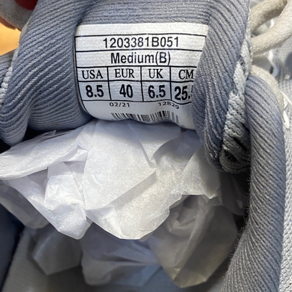 Brooks Ghost 13 Light Gray Athletic Shoes - Picture 6 of 8